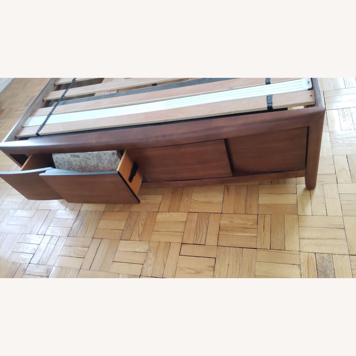 Magnussen Home Furnishings Dark Brown Queen Bed - image-4