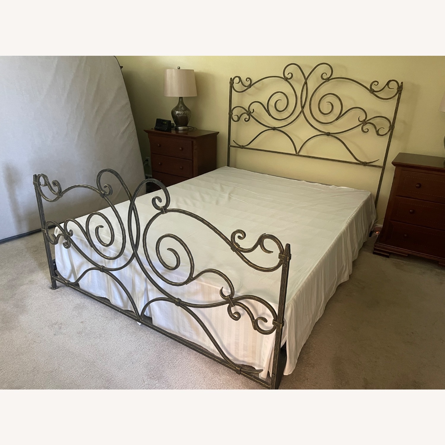 Claudio Rayes Bed #20 Wrought Iron Queen Bed - image-7
