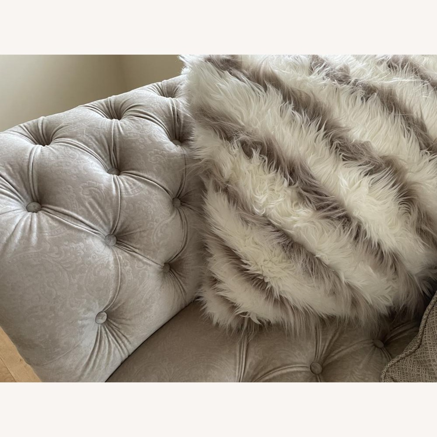 Raymour & Flanigan 3+ Seater Sofa - image-8