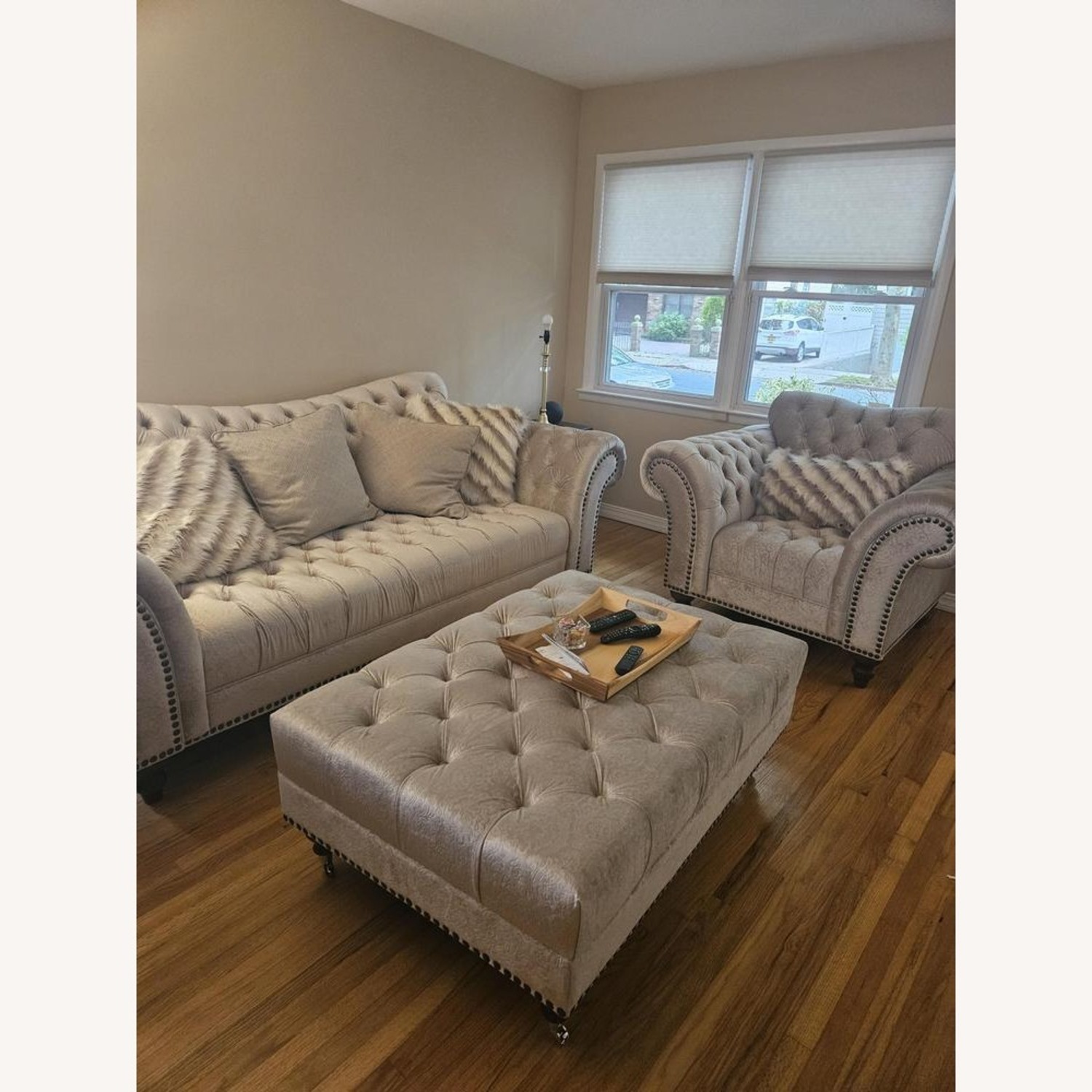 Raymour & Flanigan Dutchess Coctail Ottoman - image-3