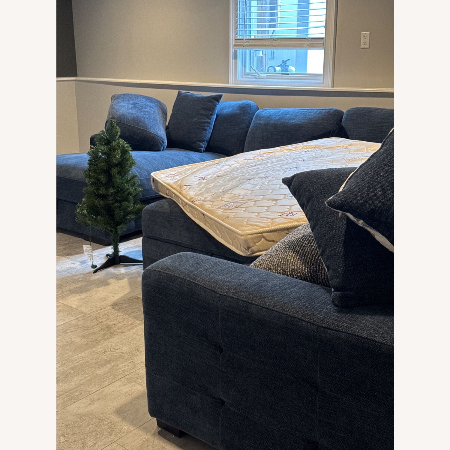 3+ Sectional Sofa - image-3