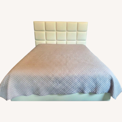 Used King Size Bed for sale on AptDeco