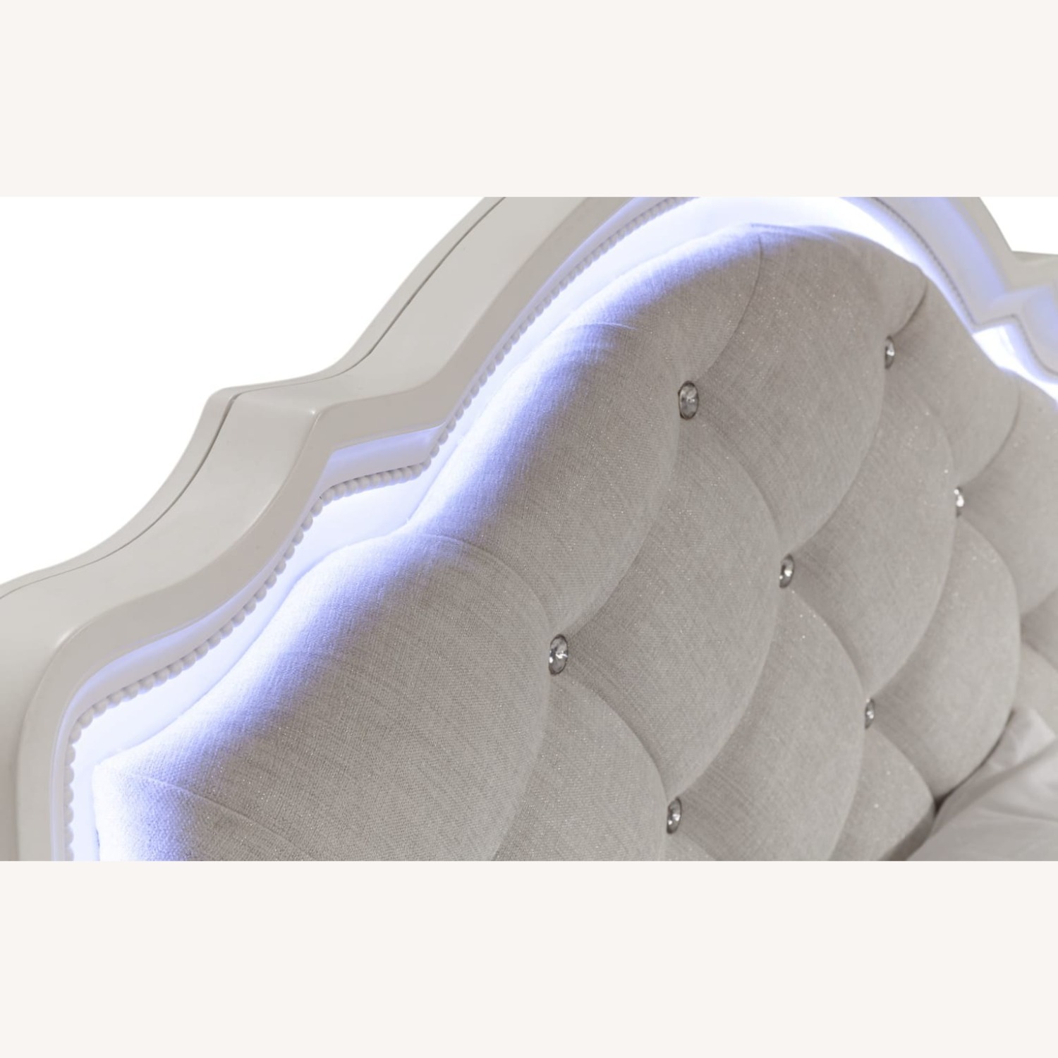 Bob's Madelyn Full White Upholstered Panel Bed - image-6