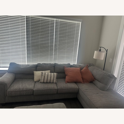 Used Rooms To Go Cindy Crawford Sectional  for sale on AptDeco