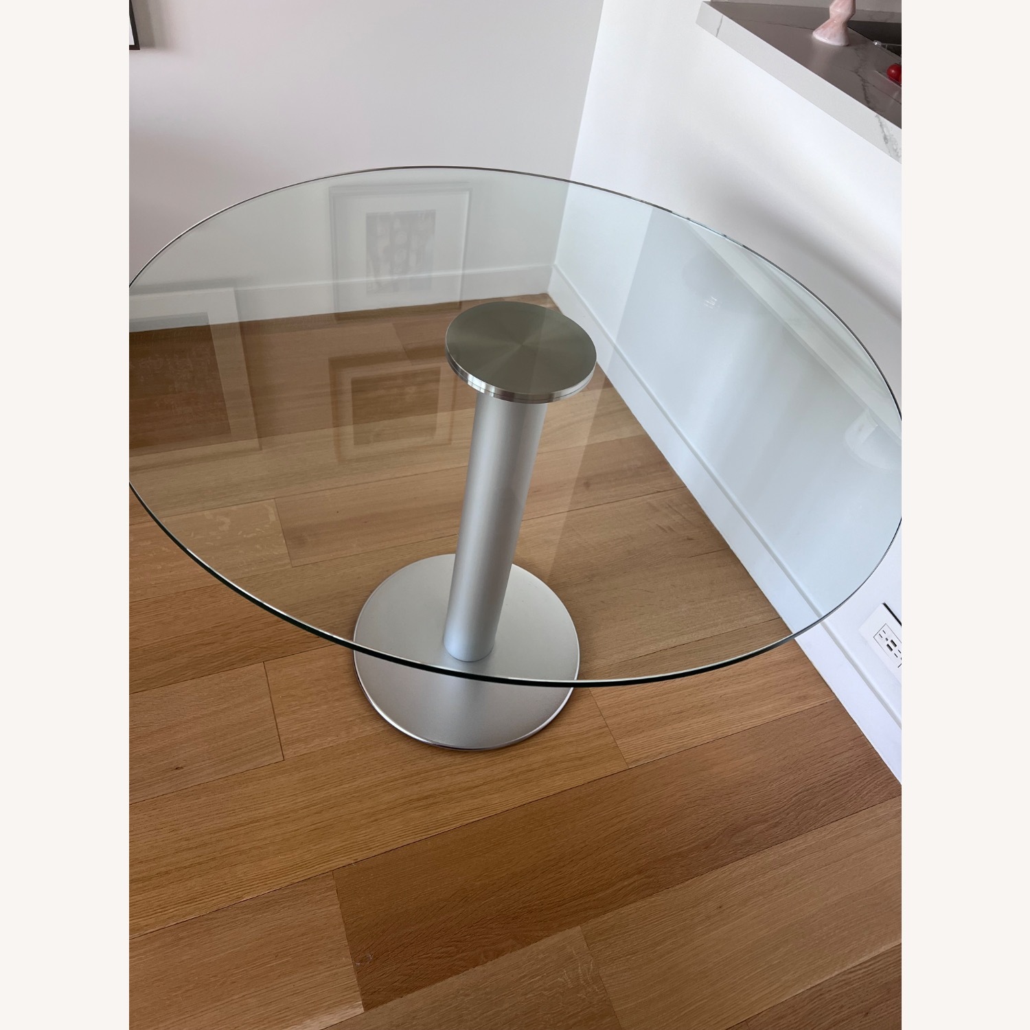 Design Within Reach Stua Jesus Gasca’s Zero Pedestal Table - image-2