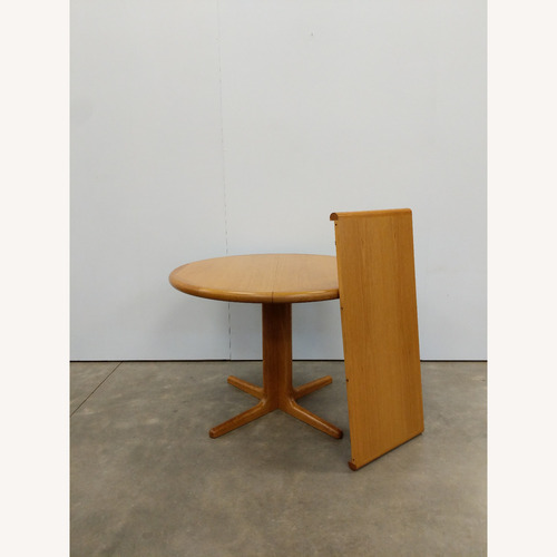 Used Vintage Mid Century Oak Extendable Dining Table for sale on AptDeco