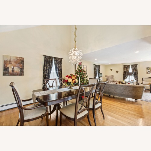 Used Thomasville Furniture Industries Dining Table for sale on AptDeco