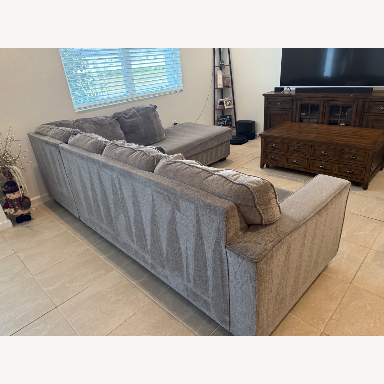 Altari L Shape Couch  - image-4