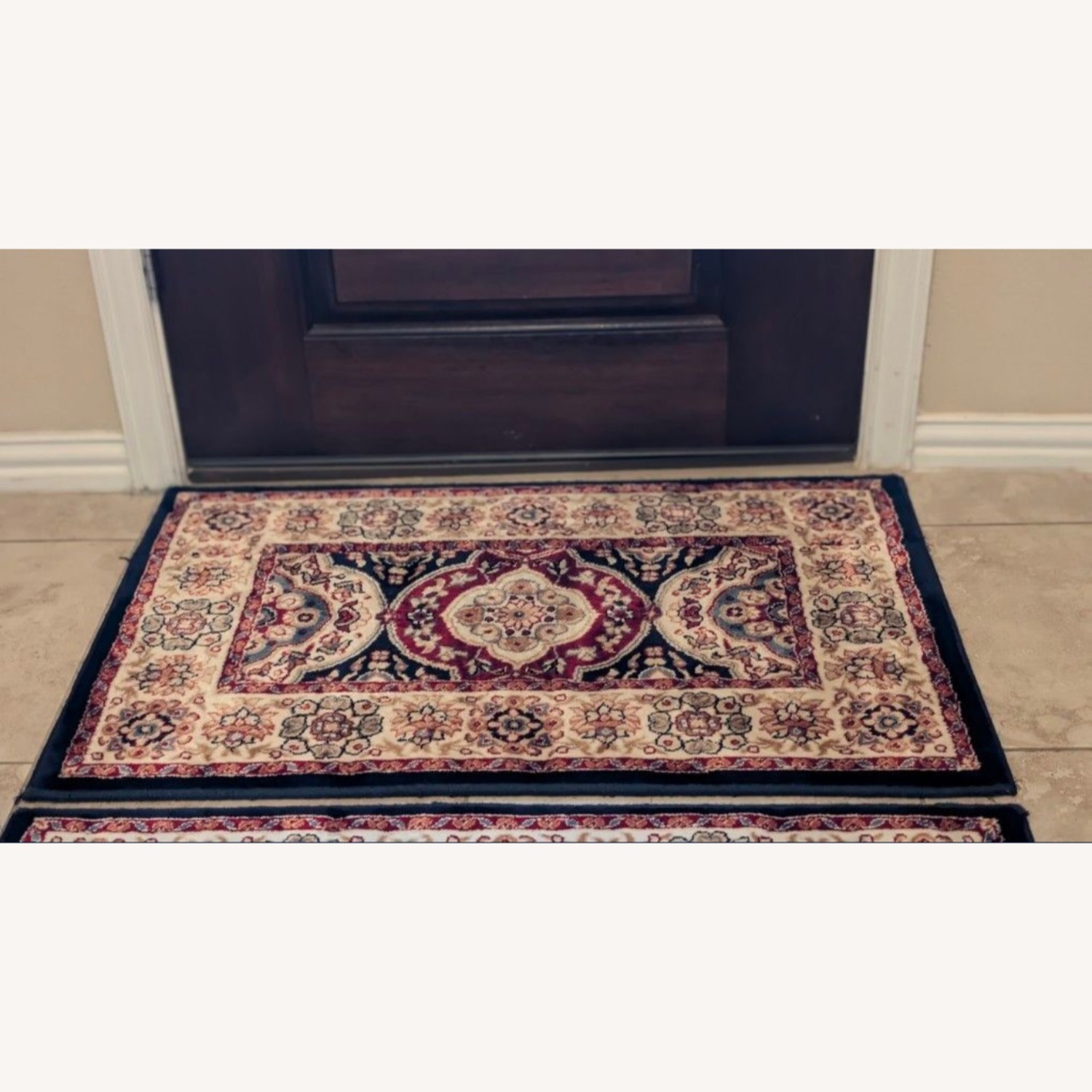 Elegant Patterned Rug Set - image-4