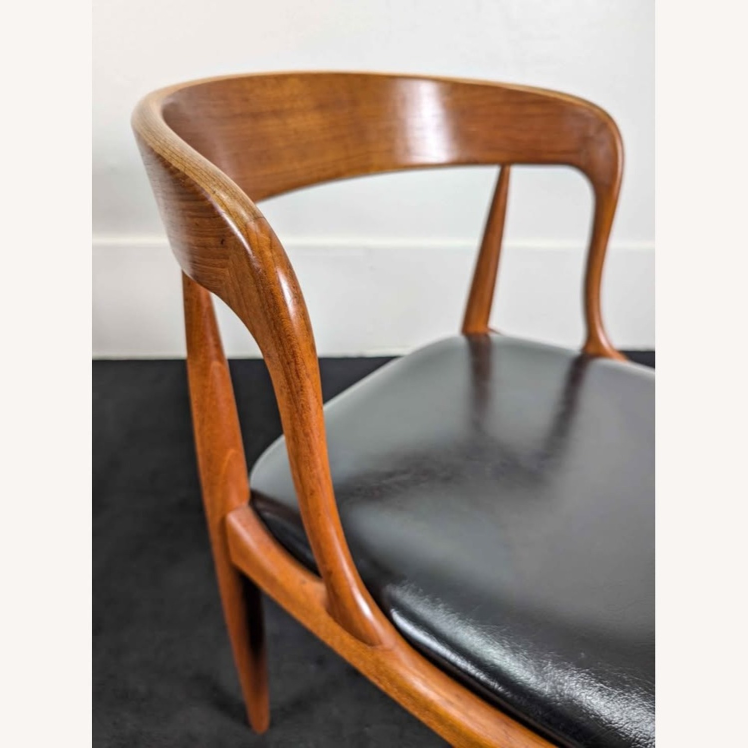 Model 16 Chairs by Johannes Andersen for Uldum - image-4