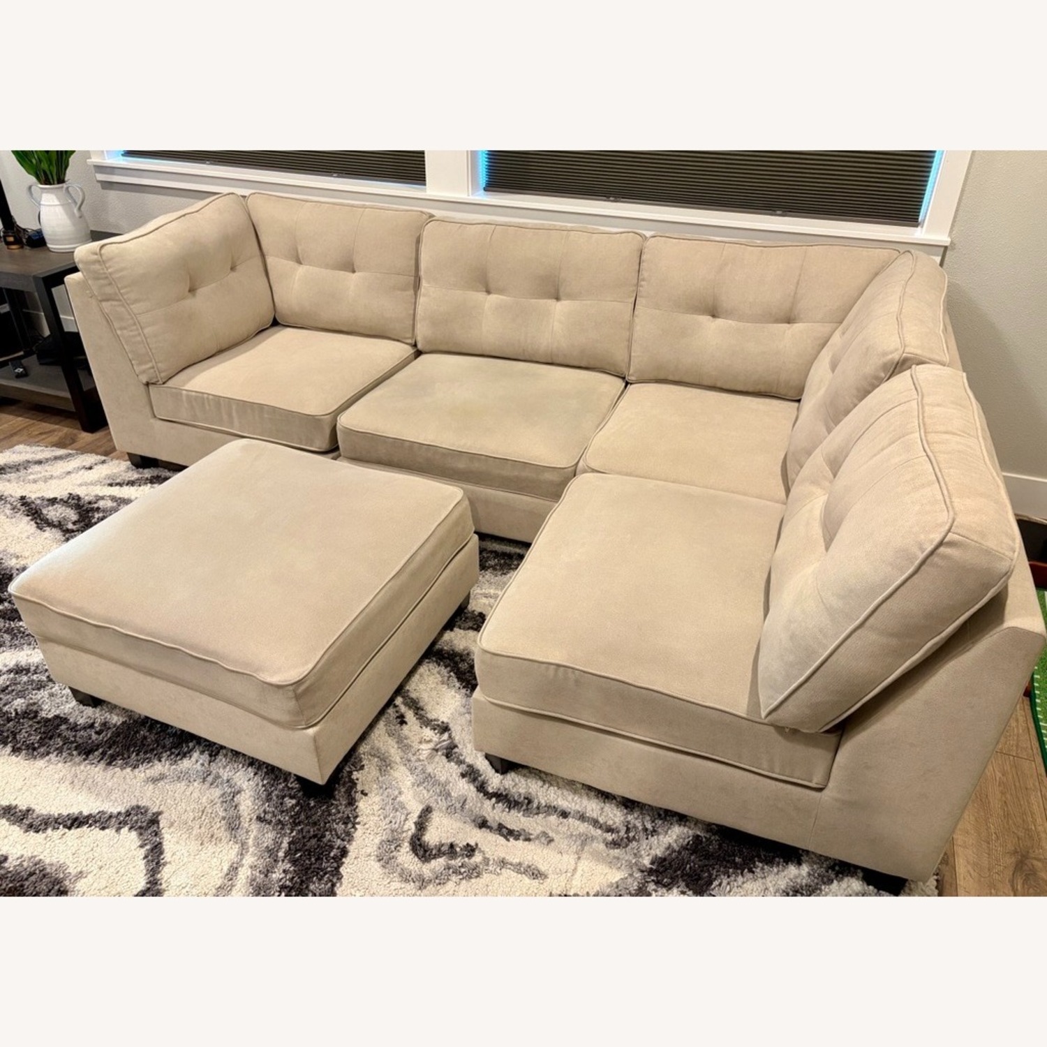 Ashley Furniture 5 Piece Sectional incl Ottoman - image-2