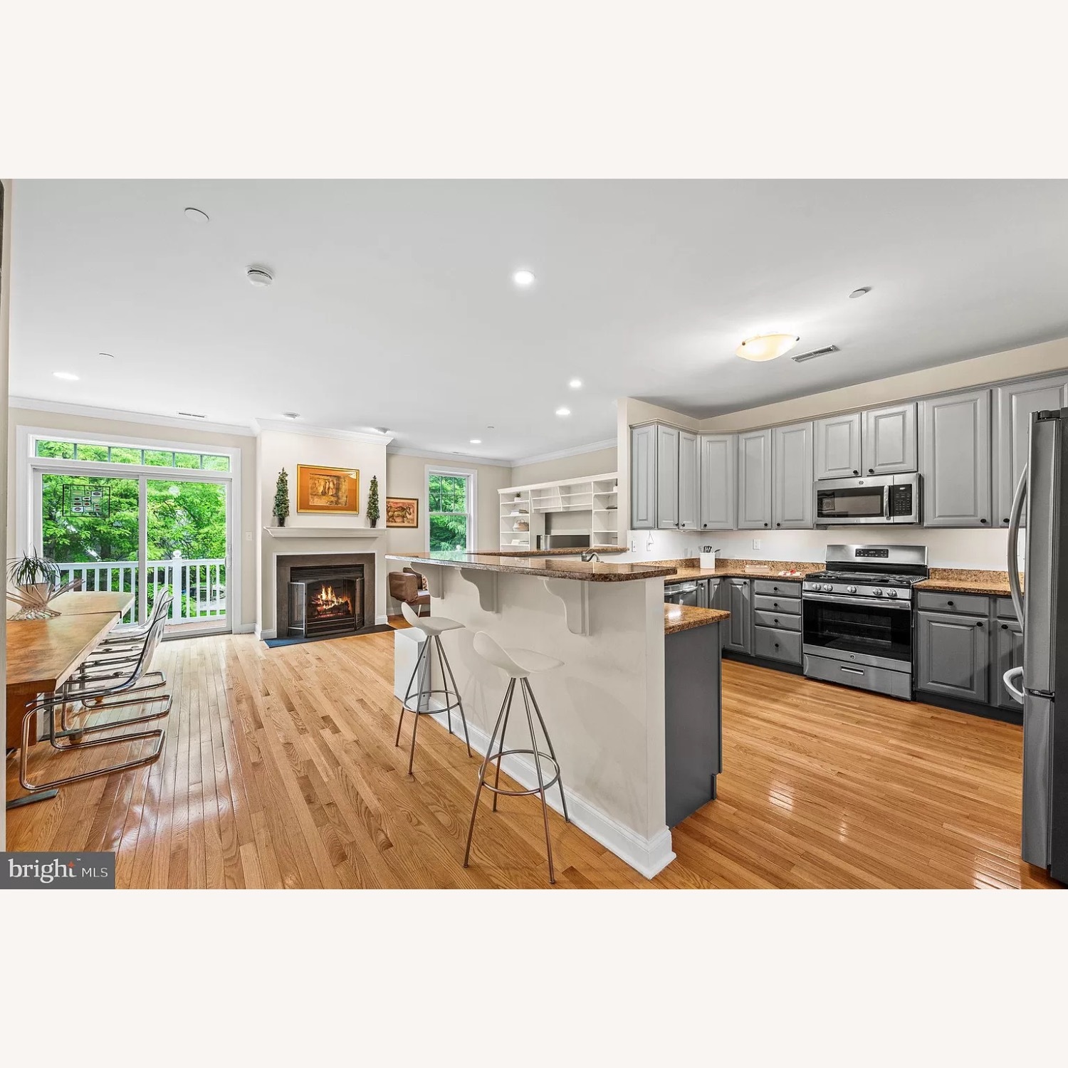 Stua Onda Bar Stool - Matte White - image-1