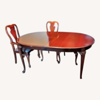 Thomasville Queen Anne Dining Table and Chairs