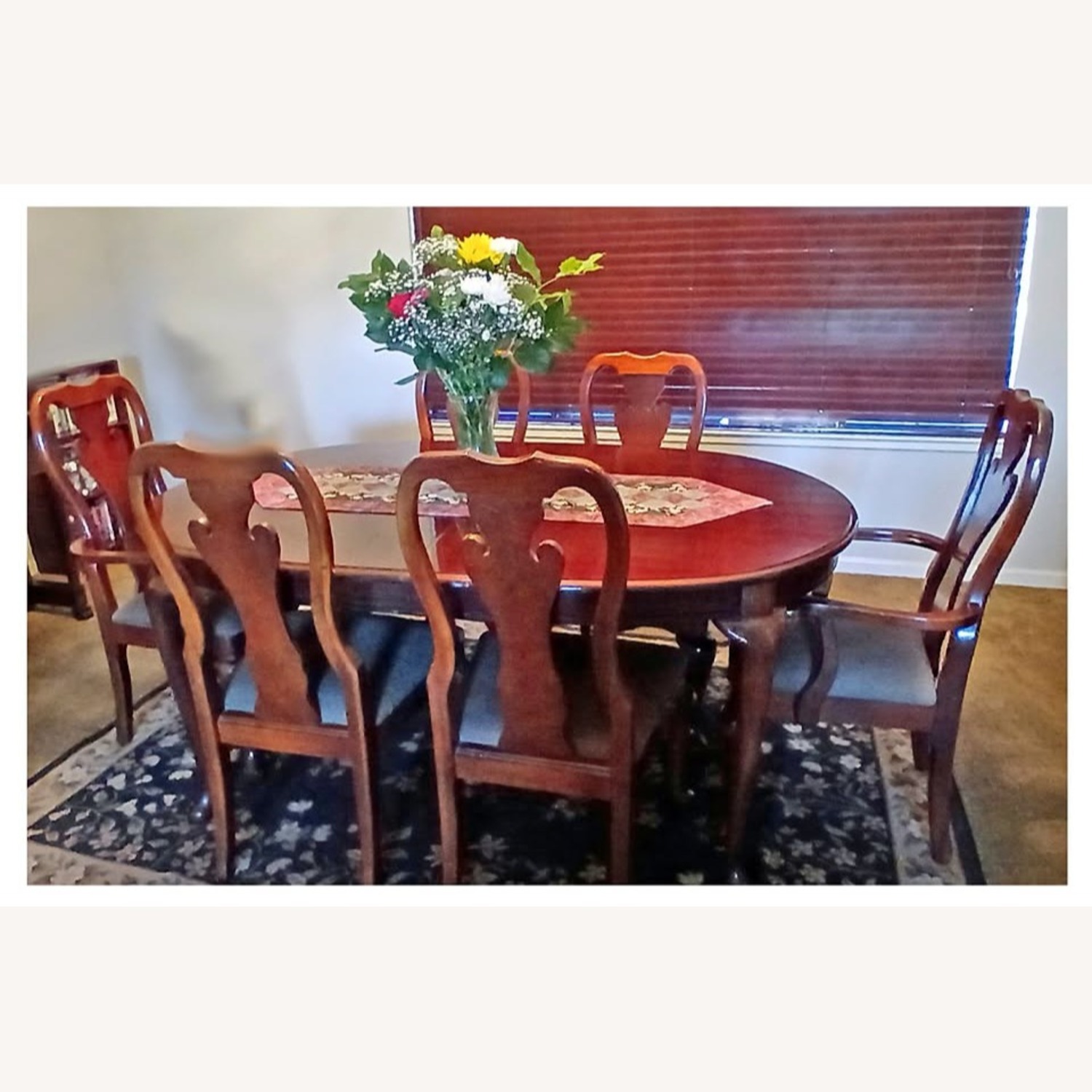 Thomasville Queen Anne Dining Table and Chairs - image-1