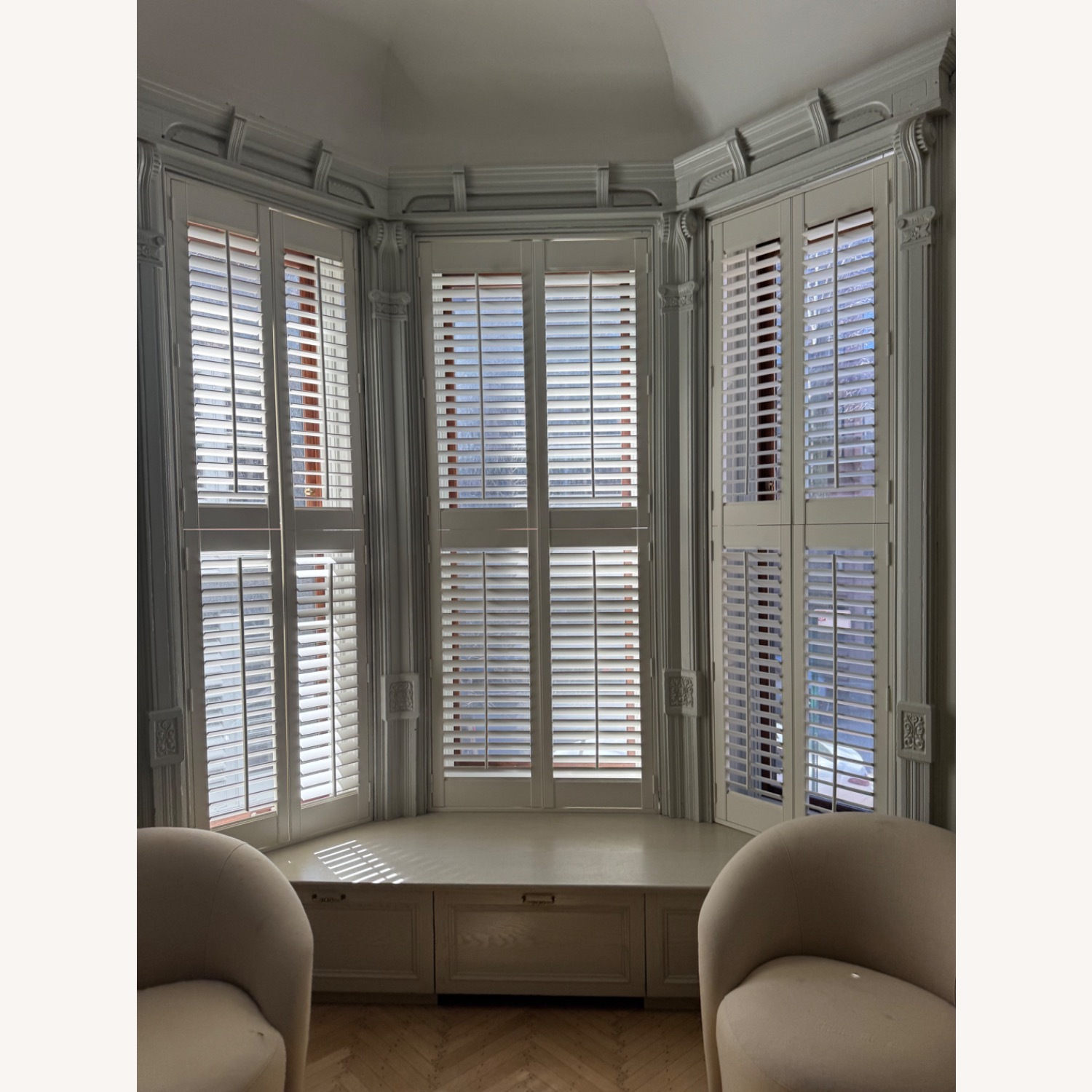 Hunter Douglas White Décor - image-1