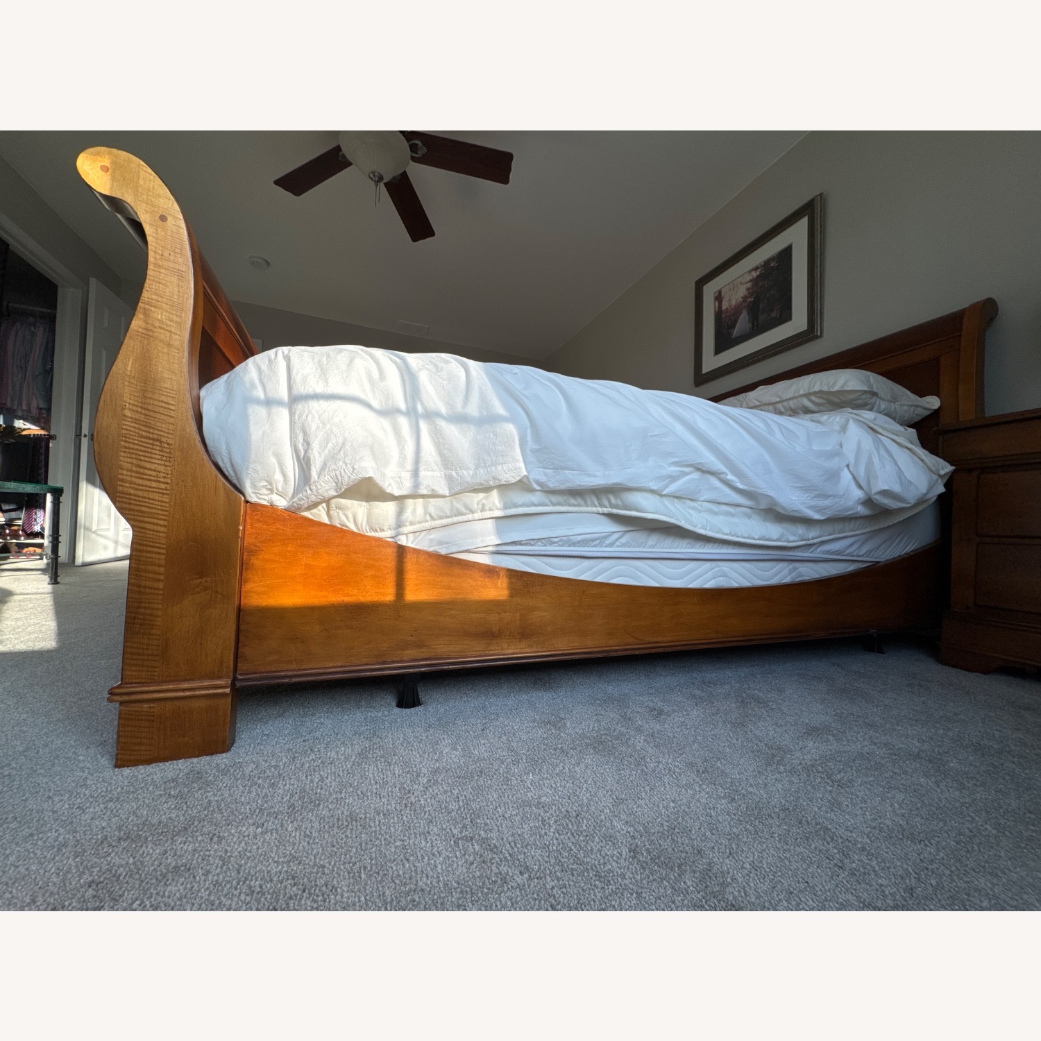 Lexington Furniture Dark Brown Wood King Bed - image-4