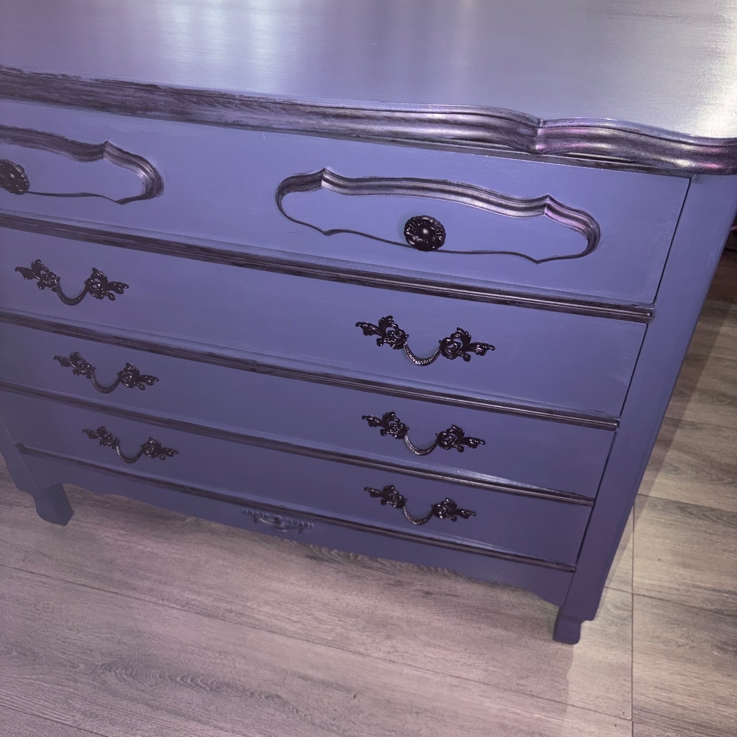 Vintage/Antique French Provincial Chest of Drawer - image-7