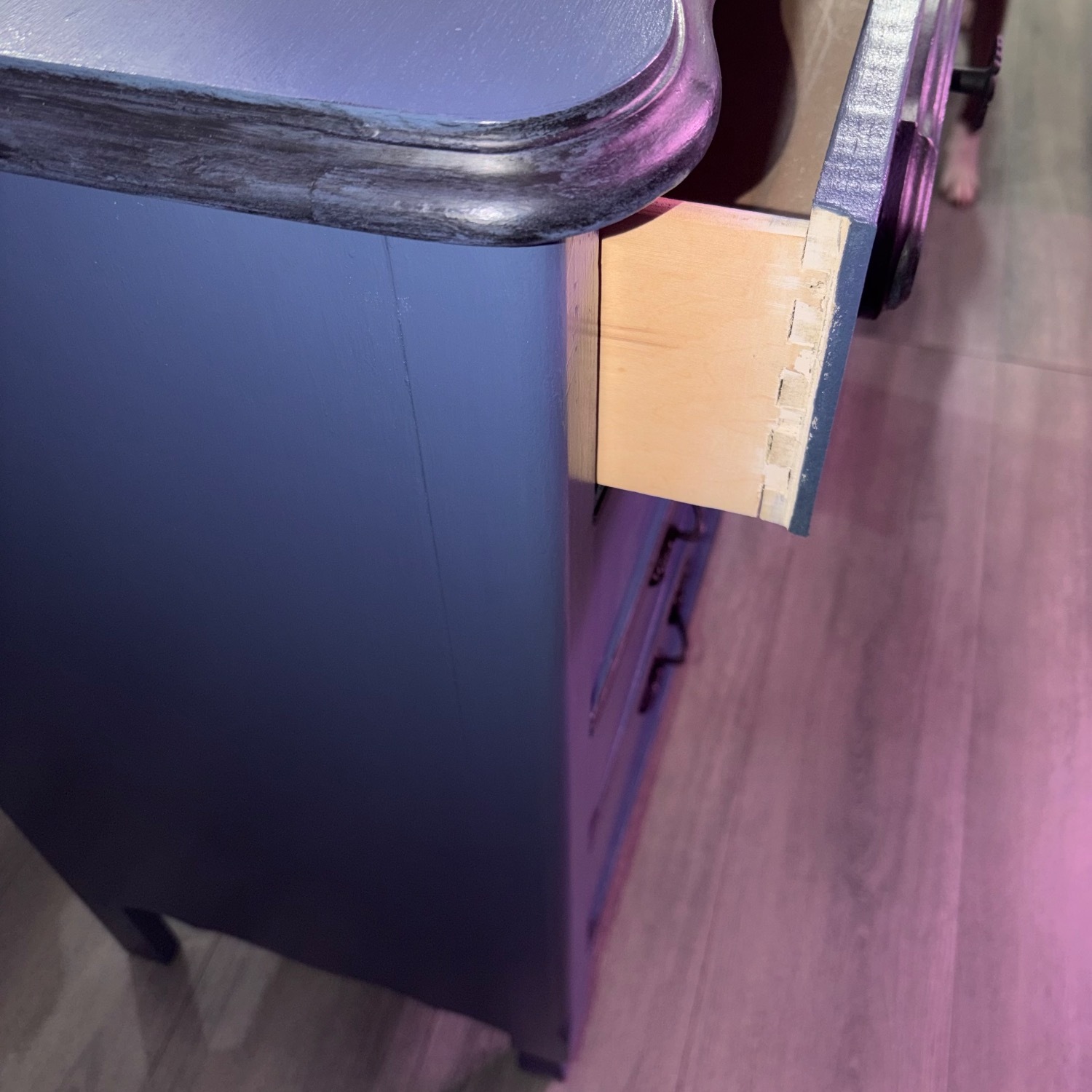 Vintage/Antique French Provincial Chest of Drawer - image-6