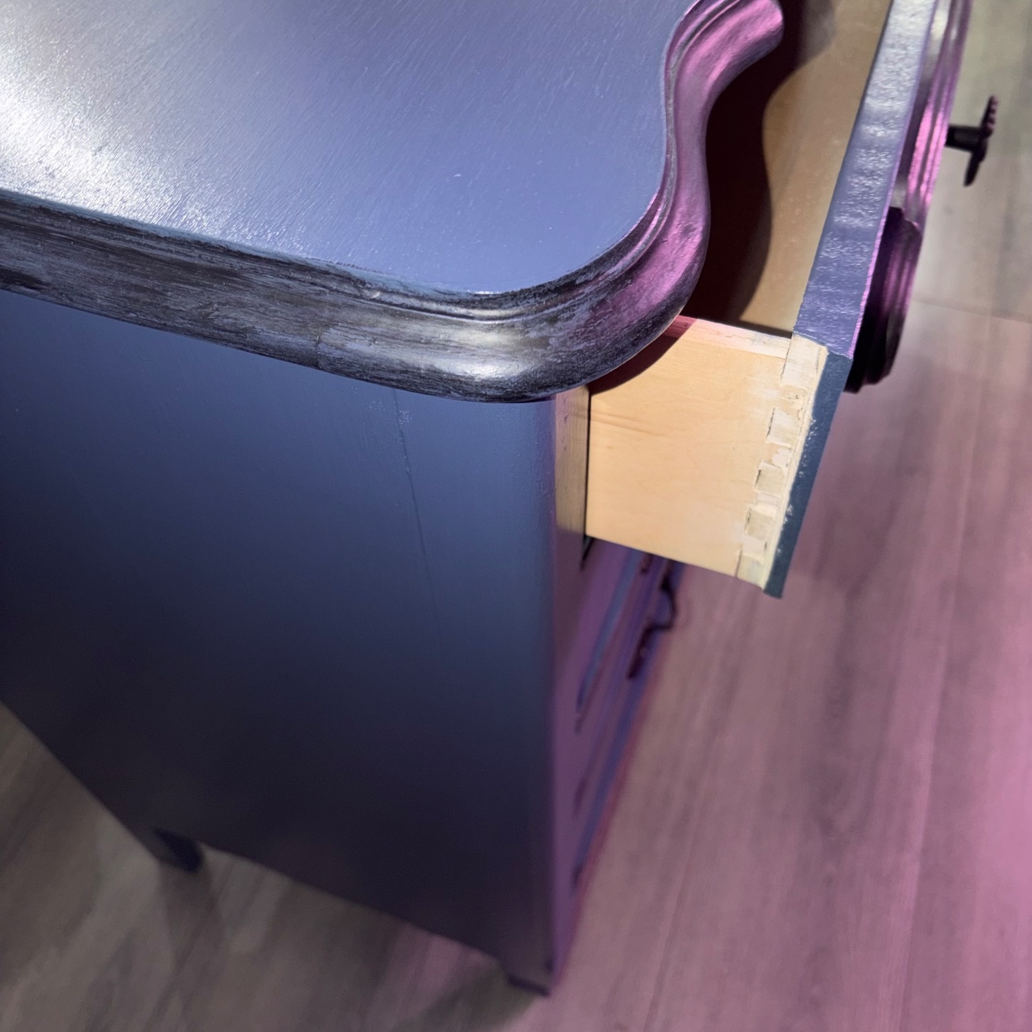 Vintage/Antique French Provincial Chest of Drawer - image-4