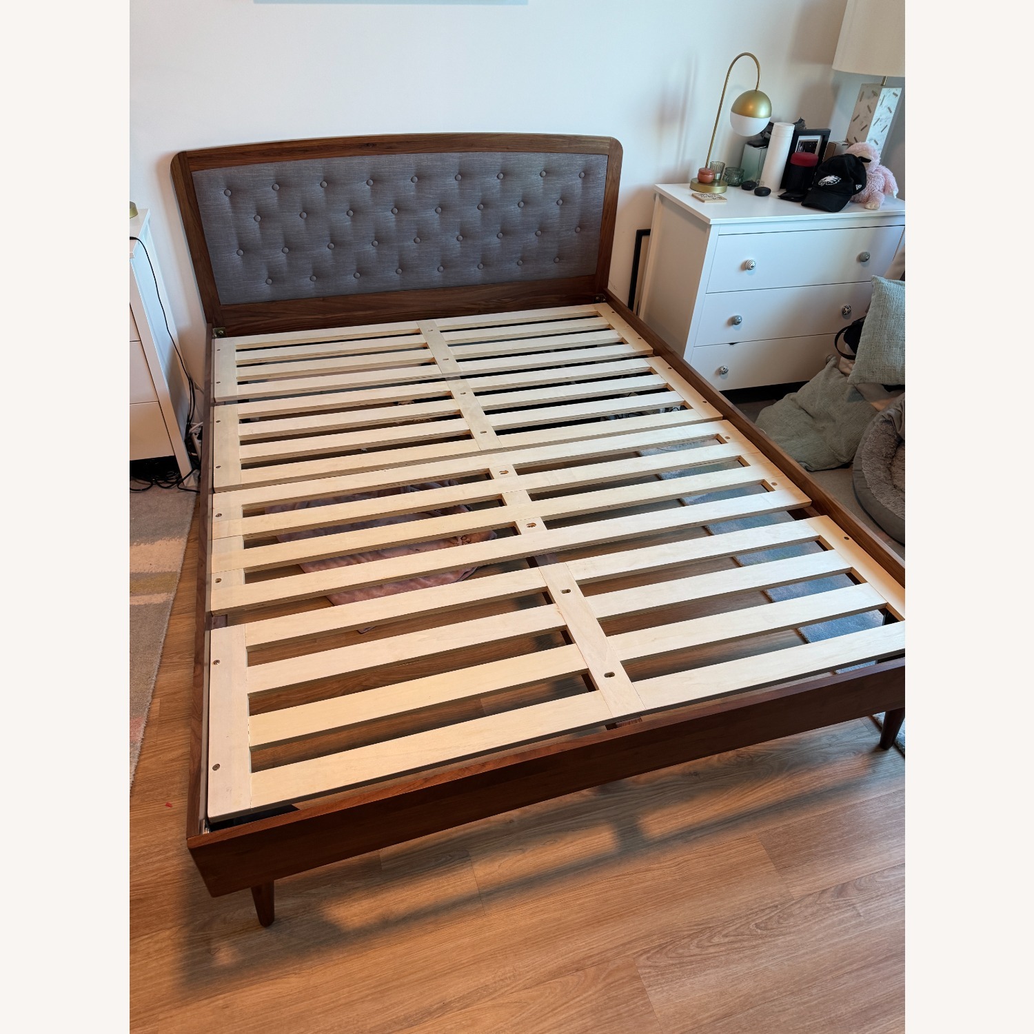 Article Culla Walnut Queen Bed - image-5