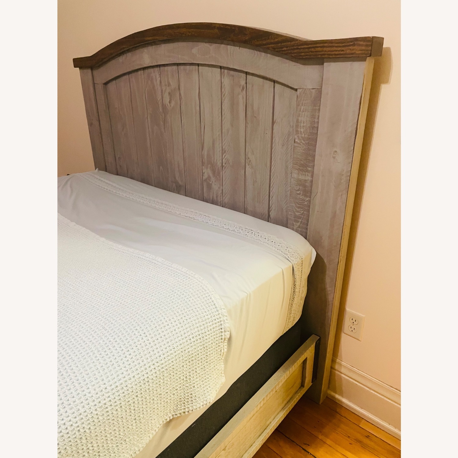 White Wood Queen Bed - image-2