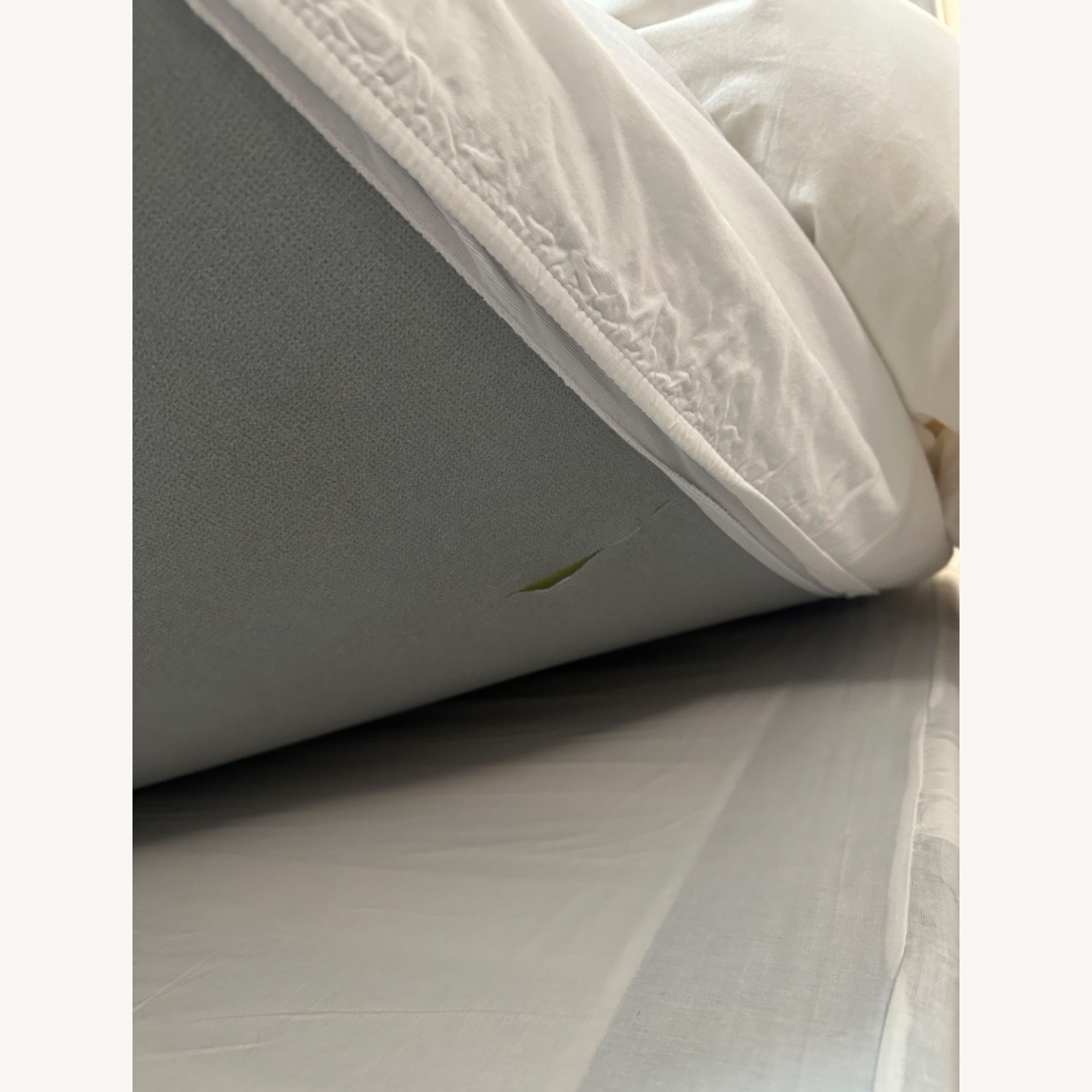 City Furniture Audrey Light Gray Velvet Queen Bed - image-6