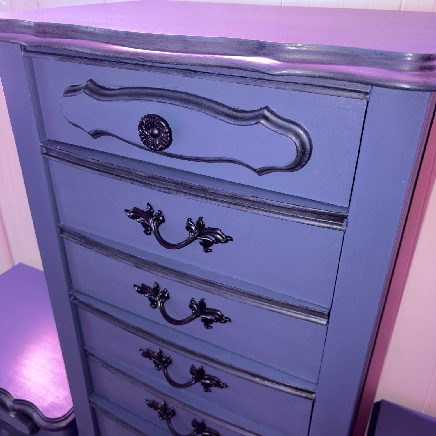 French Provincial Lingerie Dresser - image-4