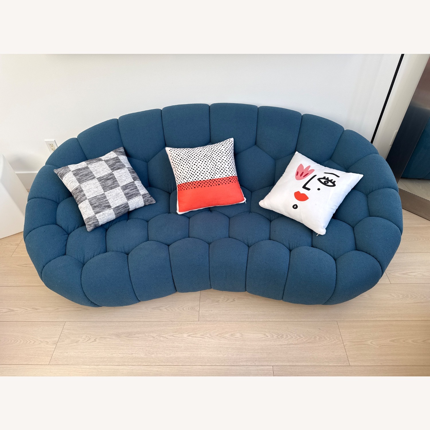 Wayfair - Caviani / Blodget Yolanda Loveseat - image-1