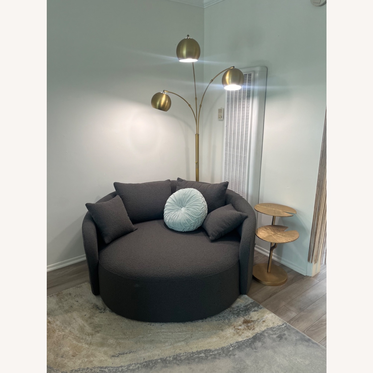 Chic Gray Loveseat - image-3