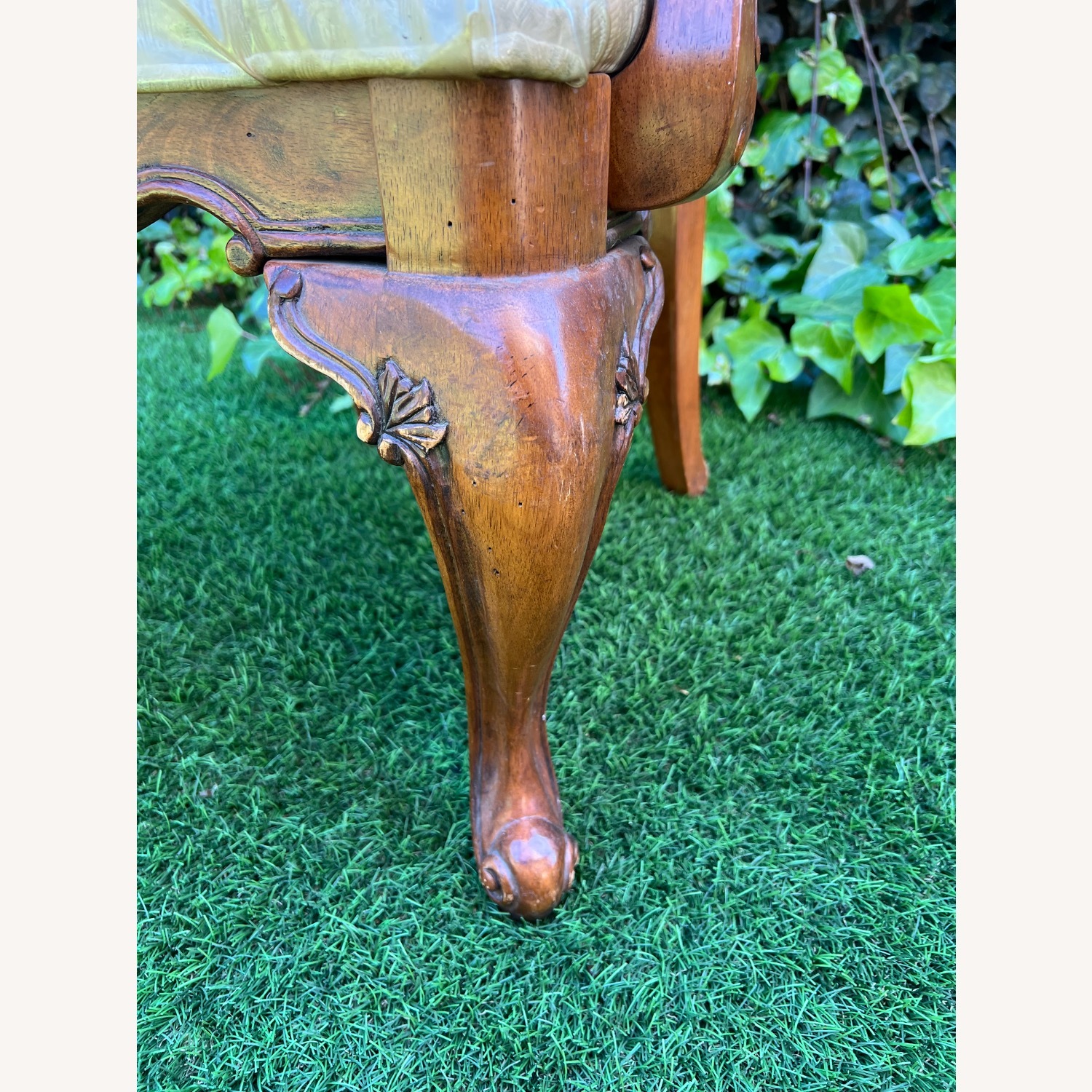 Vintage/Antique Accent Chair - image-9