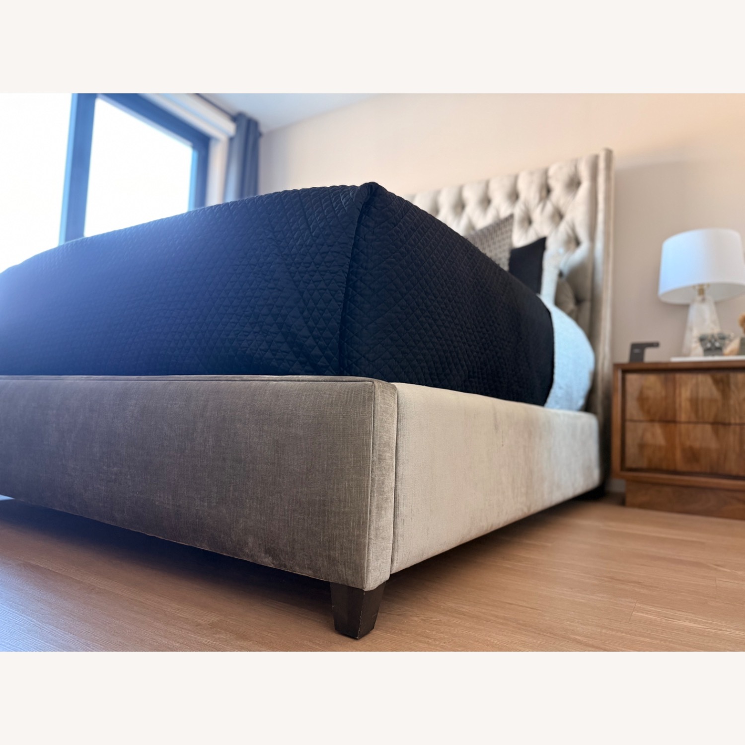 Luxury Tufted Queen Bed - image-5