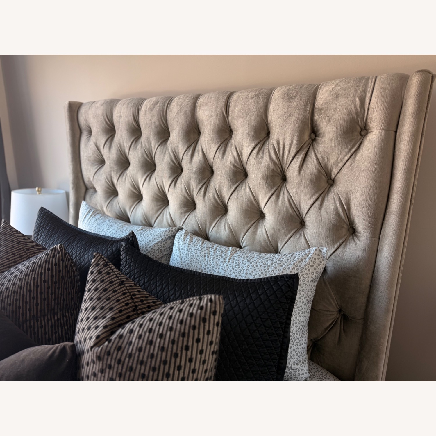Luxury Tufted Queen Bed - image-3