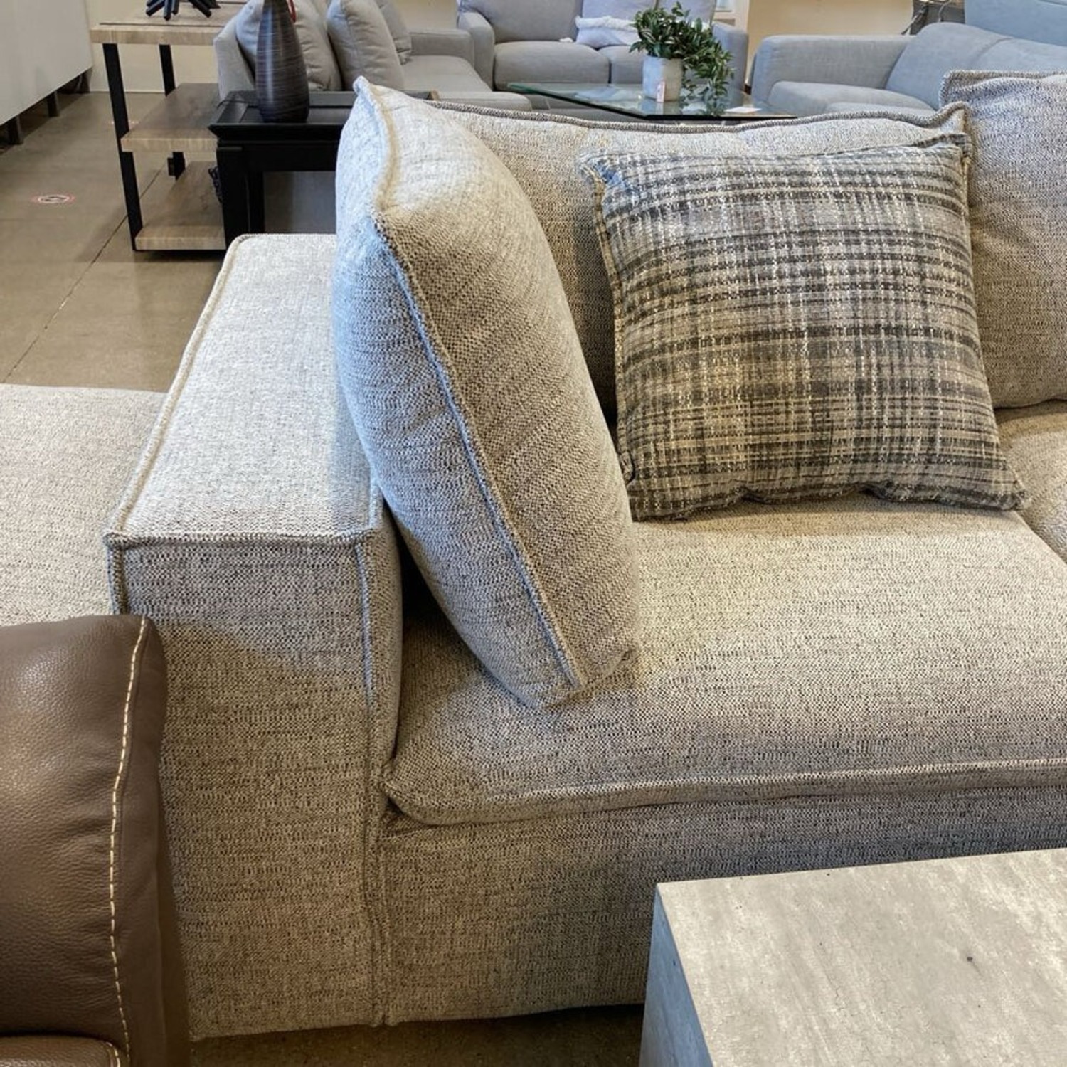 Modern Right Angle Sleeper w/ Ottoman Sectional  - image-7