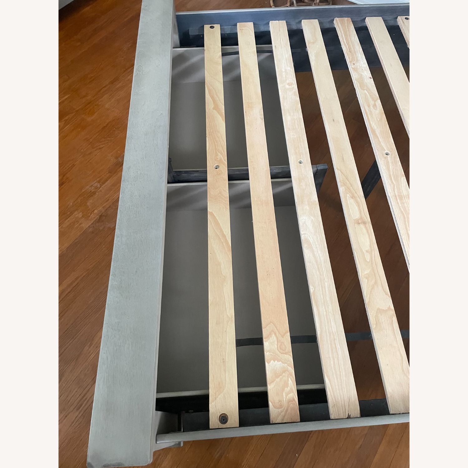 Lettner Light Gray Wood Queen Bed - image-6