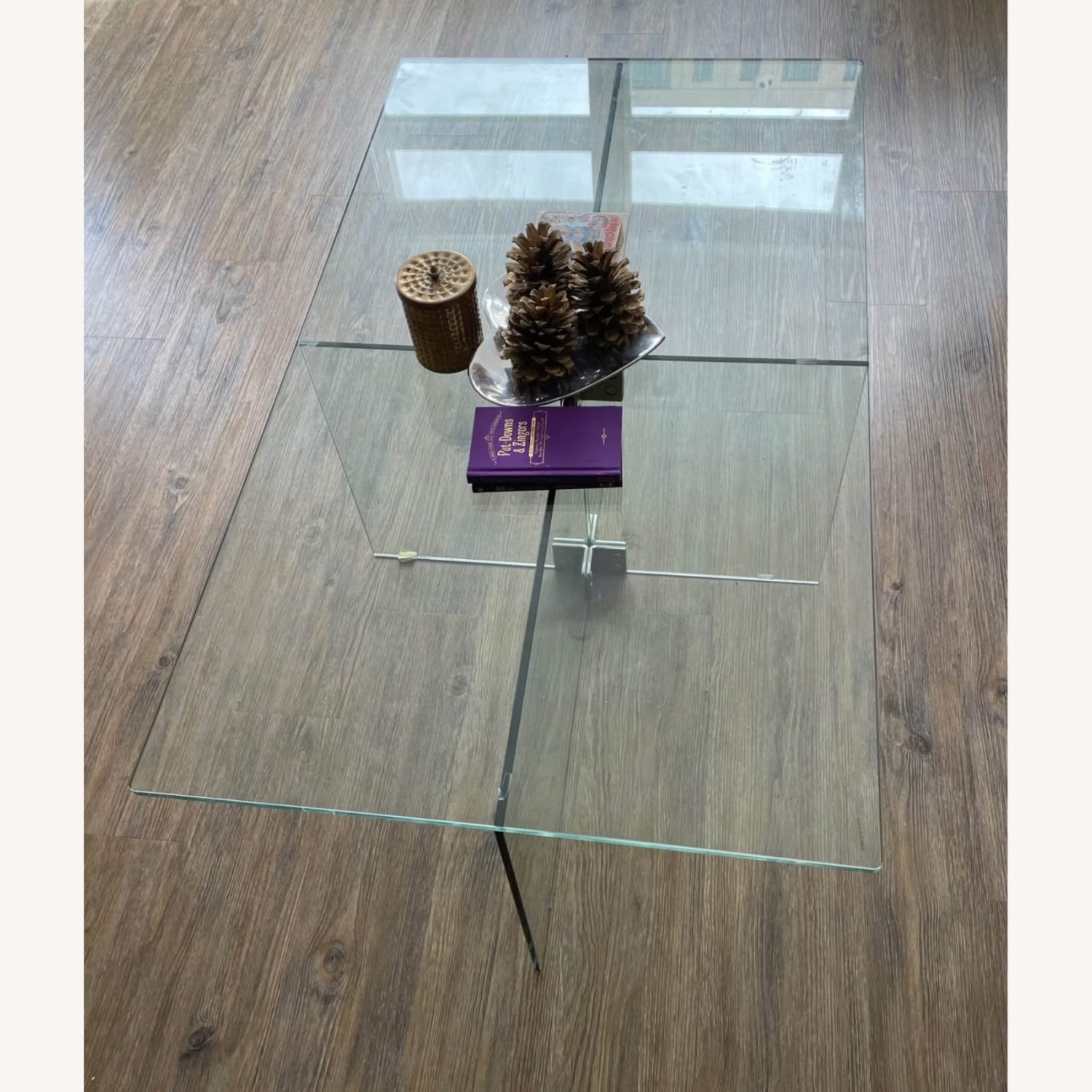 Glad Table - image-1