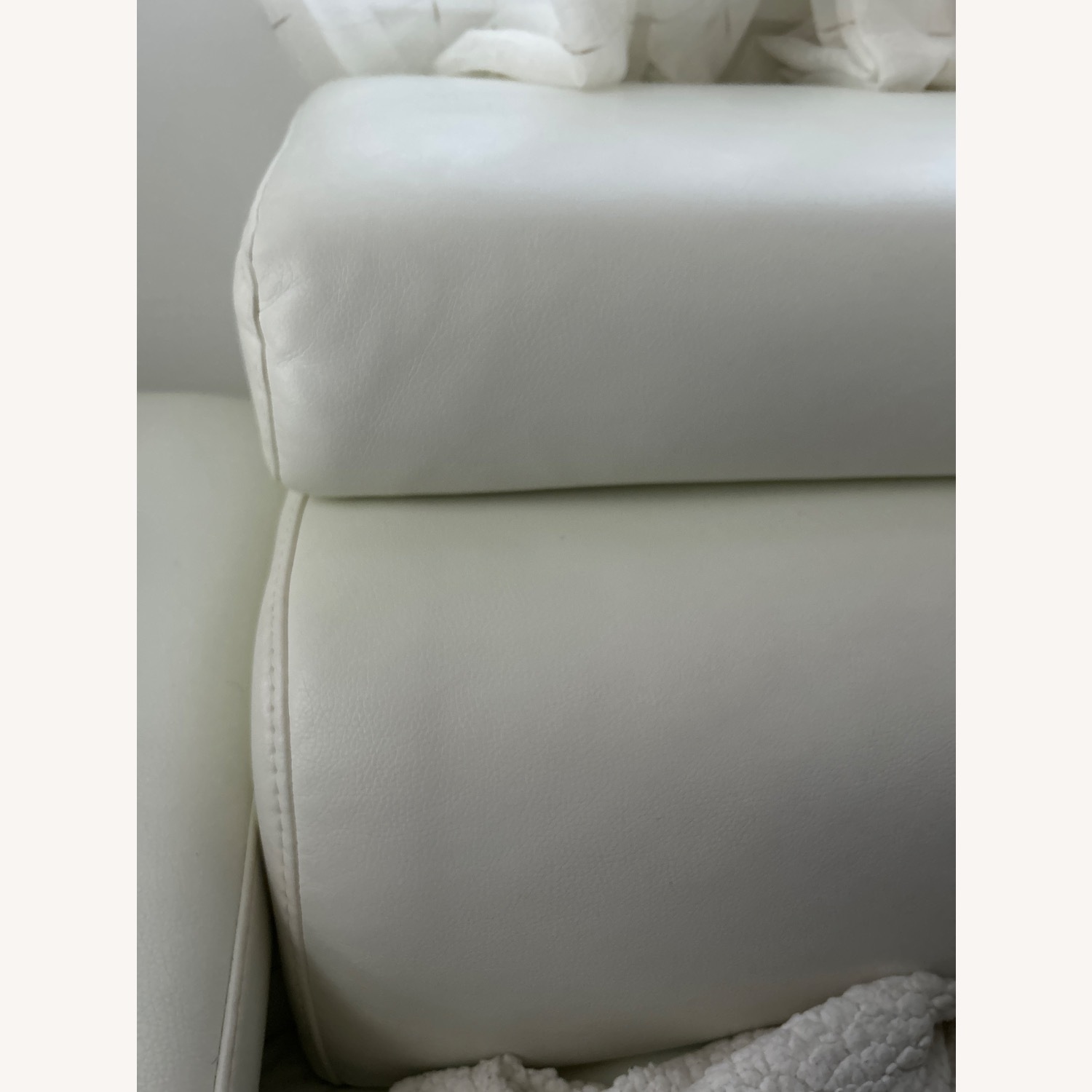 Bob's Discount Furniture White 2 Seater Sofa - image-4