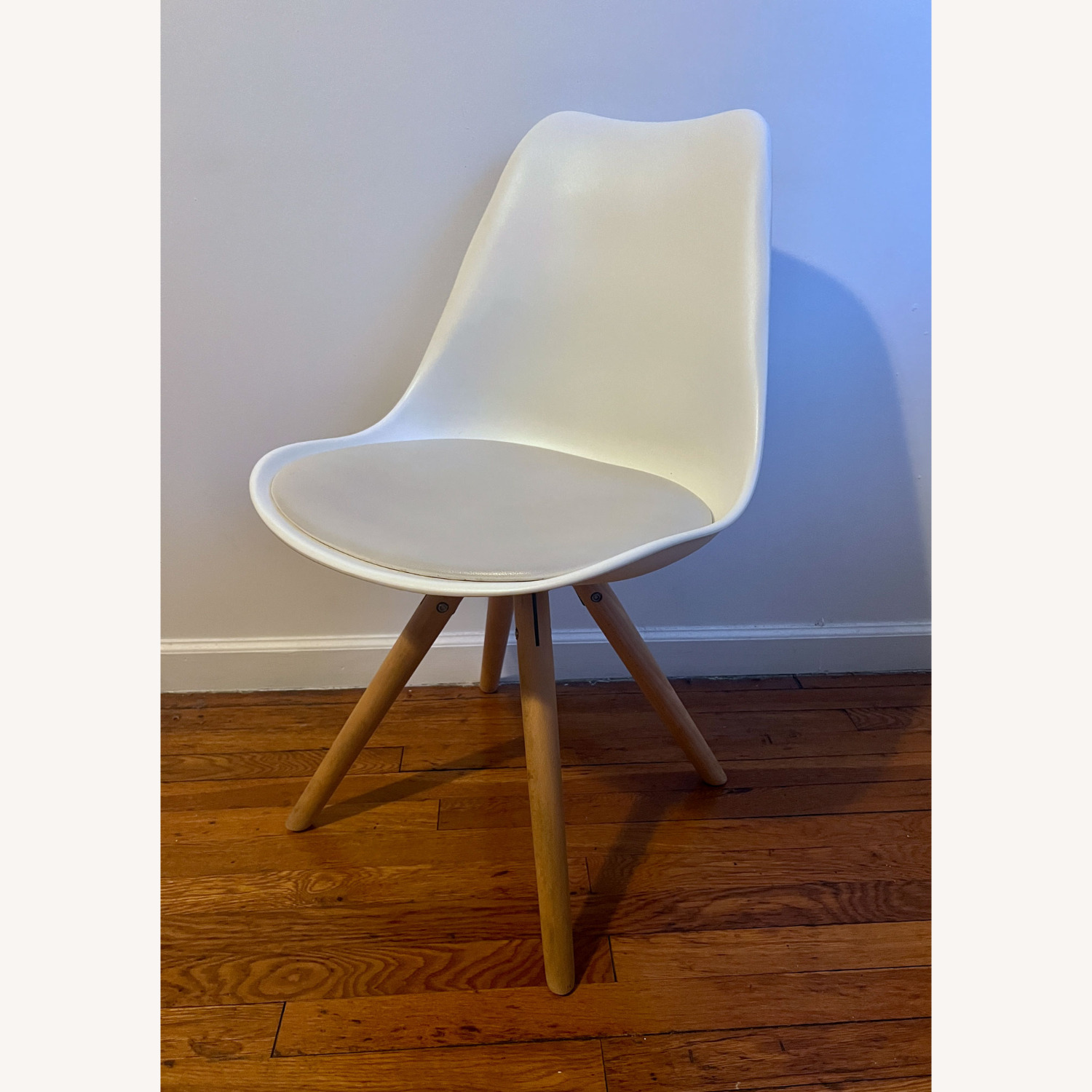 Viborg Wine Red Mid Century Side Chair Natural Base (Set of 2) - image-6