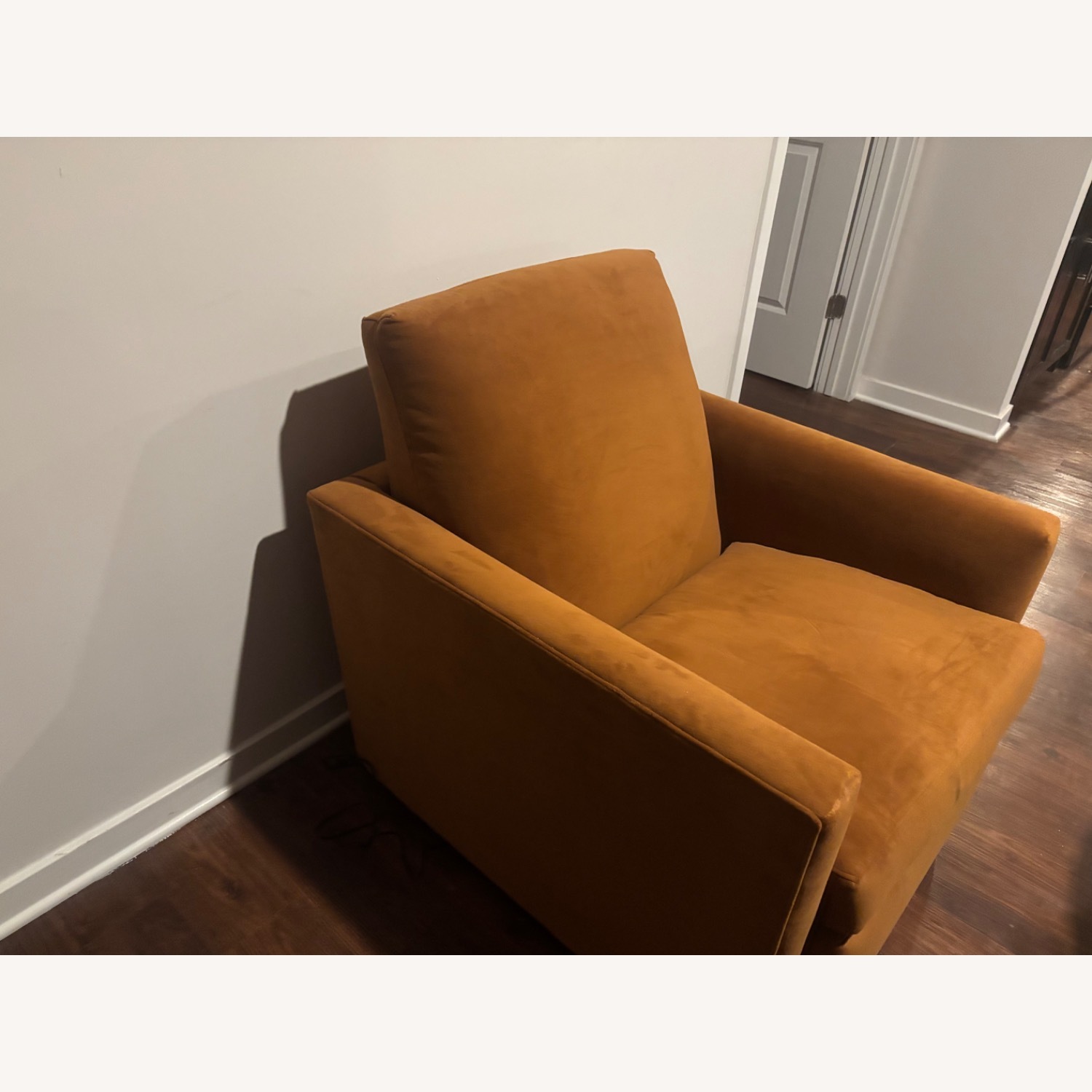 Lounge 34” Power Recliner Chair - image-2