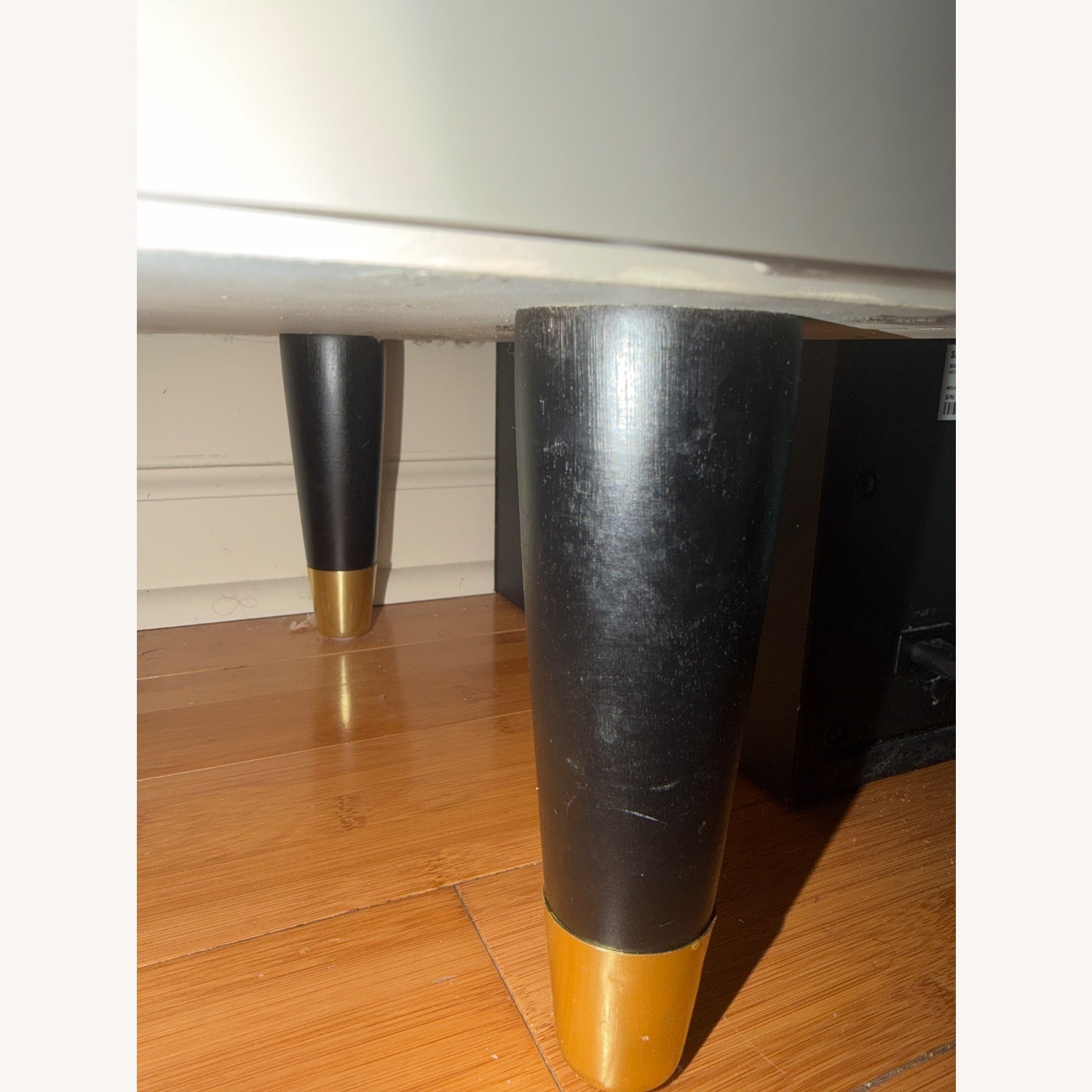 Light Gray Marble Décor - image-7