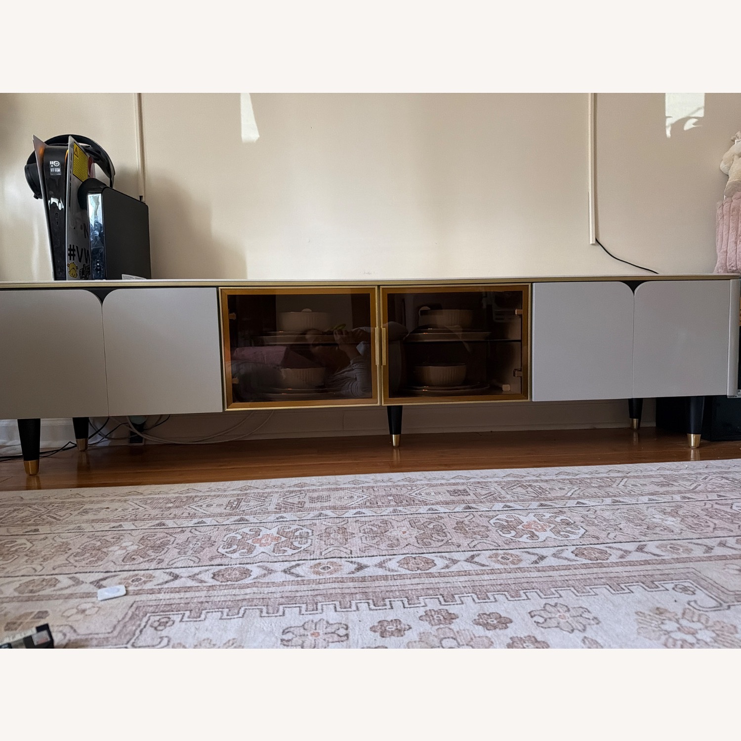 Light Gray Marble Décor - image-2