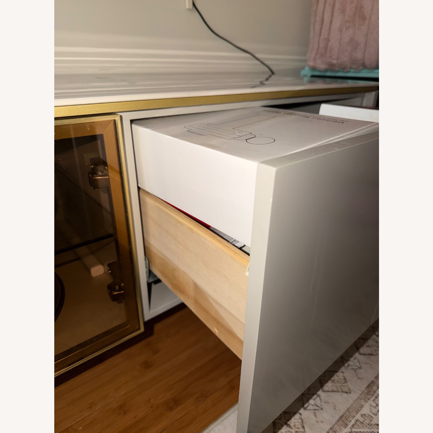 Light Gray Marble Décor - image-13