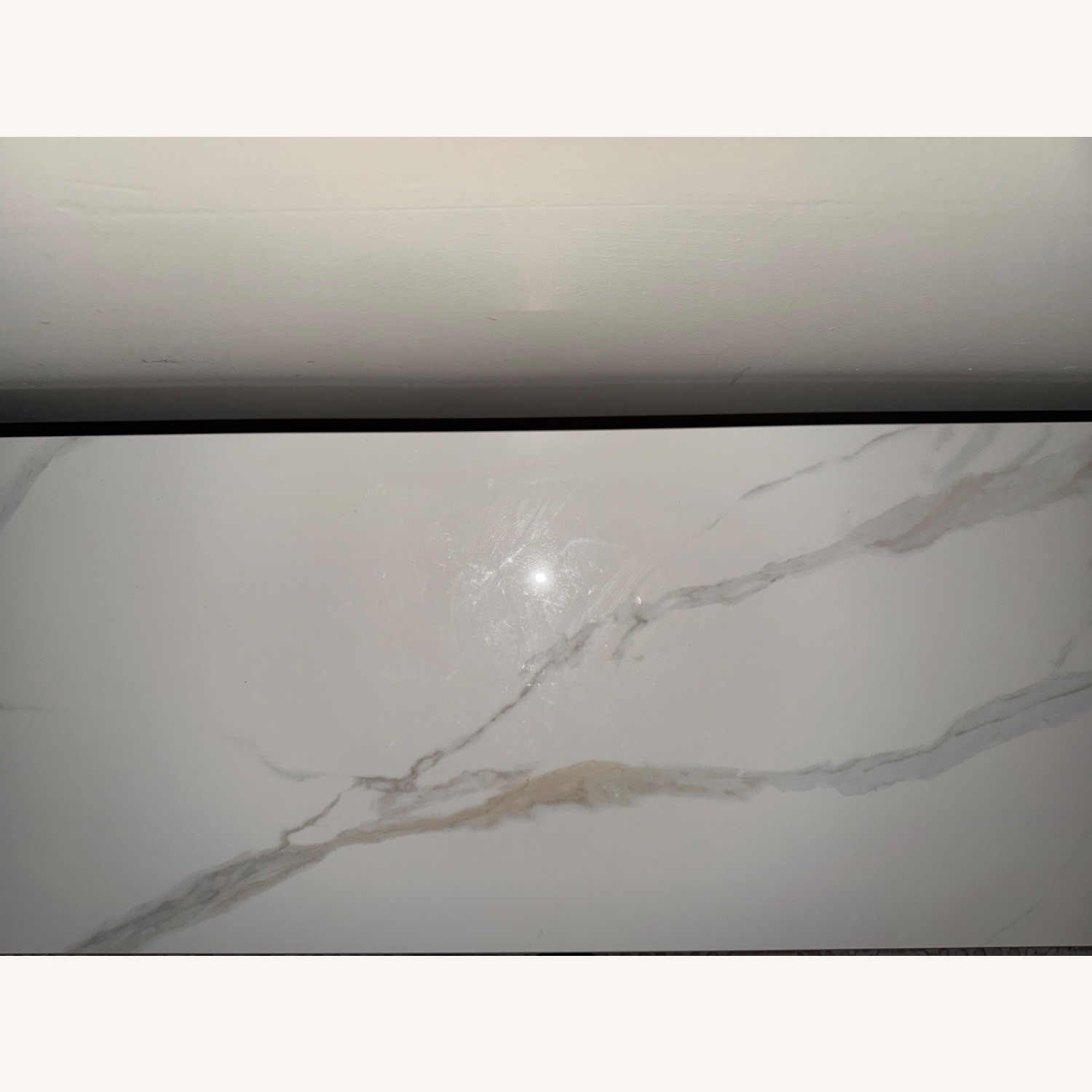 Light Gray Marble Décor - image-5