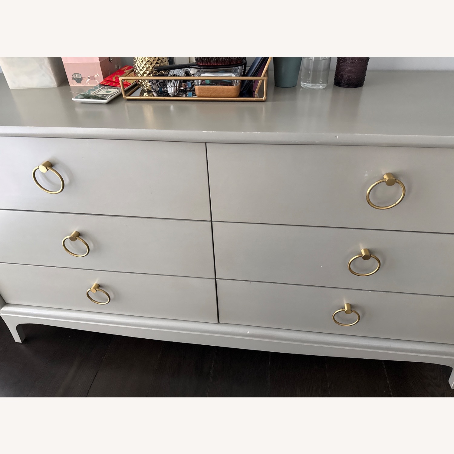 Fiona Light Gray Wood Dresser (6 Drawers) - image-5