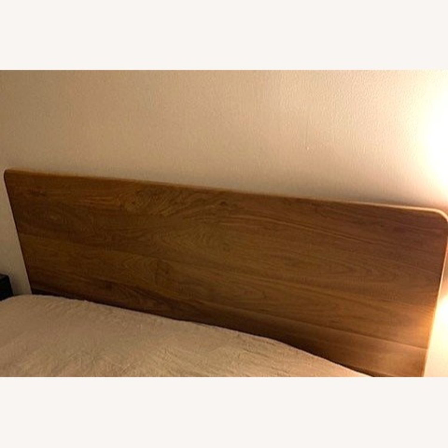 Avocado Solid Wood Queen City Bed - image-5