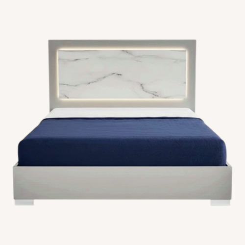 Used Rooms To Go White Queen Bed for sale on AptDeco