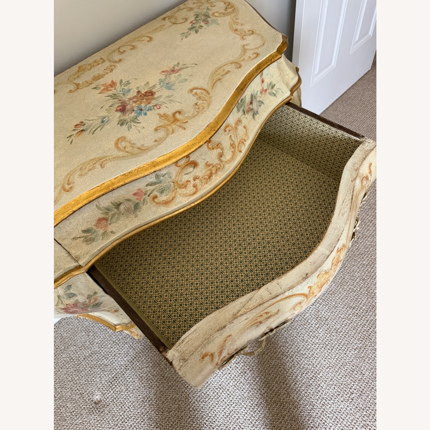 Vintage/Antique Chest - image-7