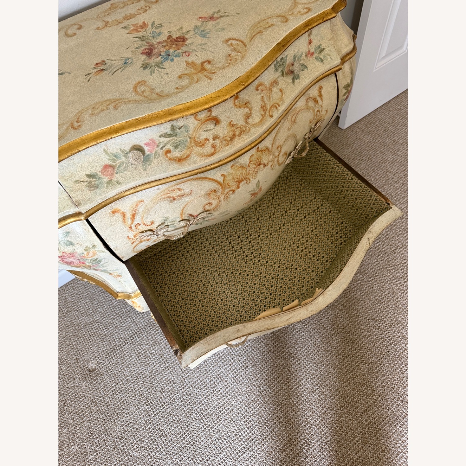 Vintage/Antique Chest - image-8