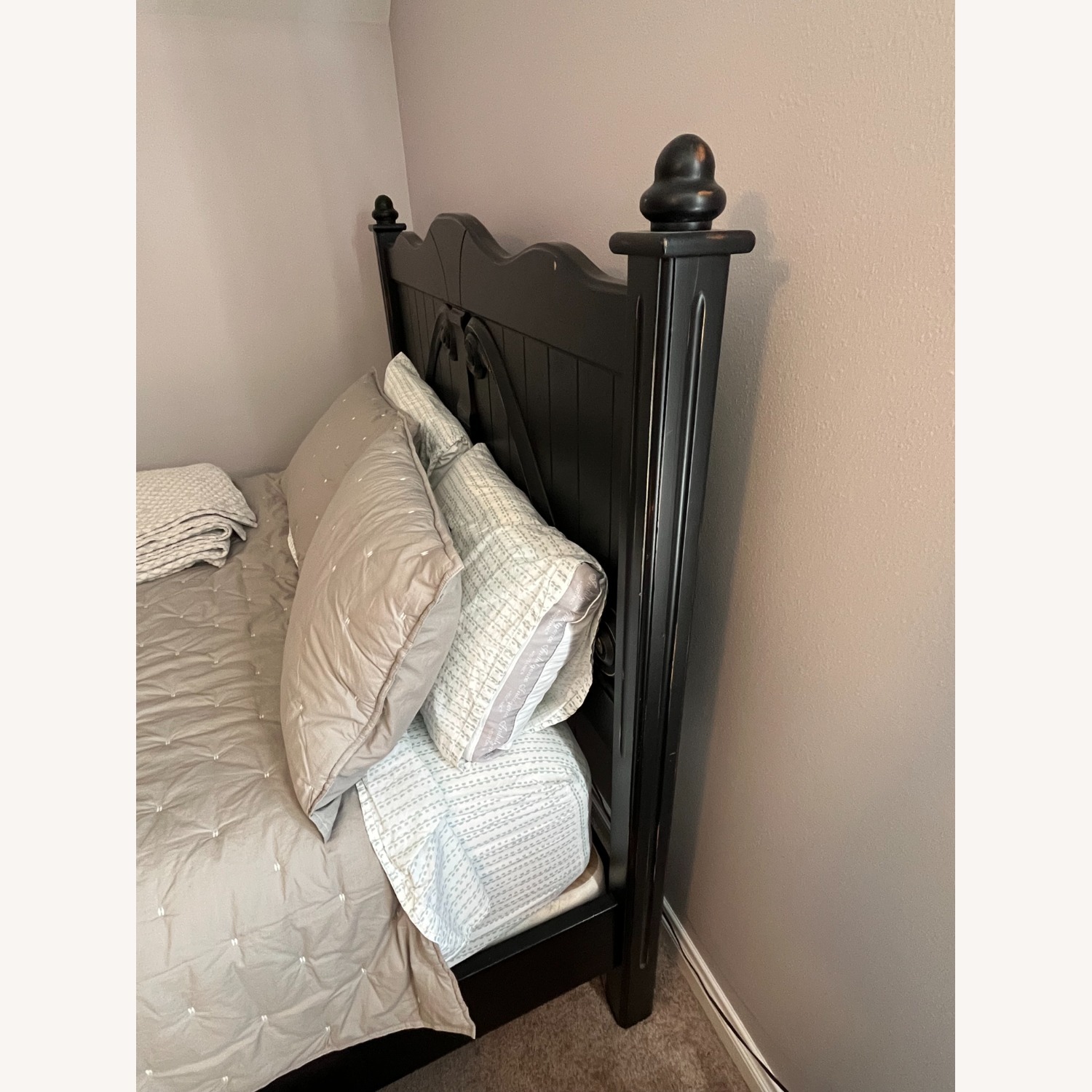 Thomasville Furniture Industries Black Queen Bed - image-2