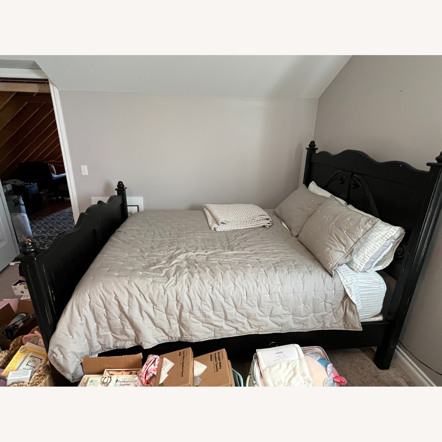 Thomasville Furniture Industries Black Queen Bed - image-1