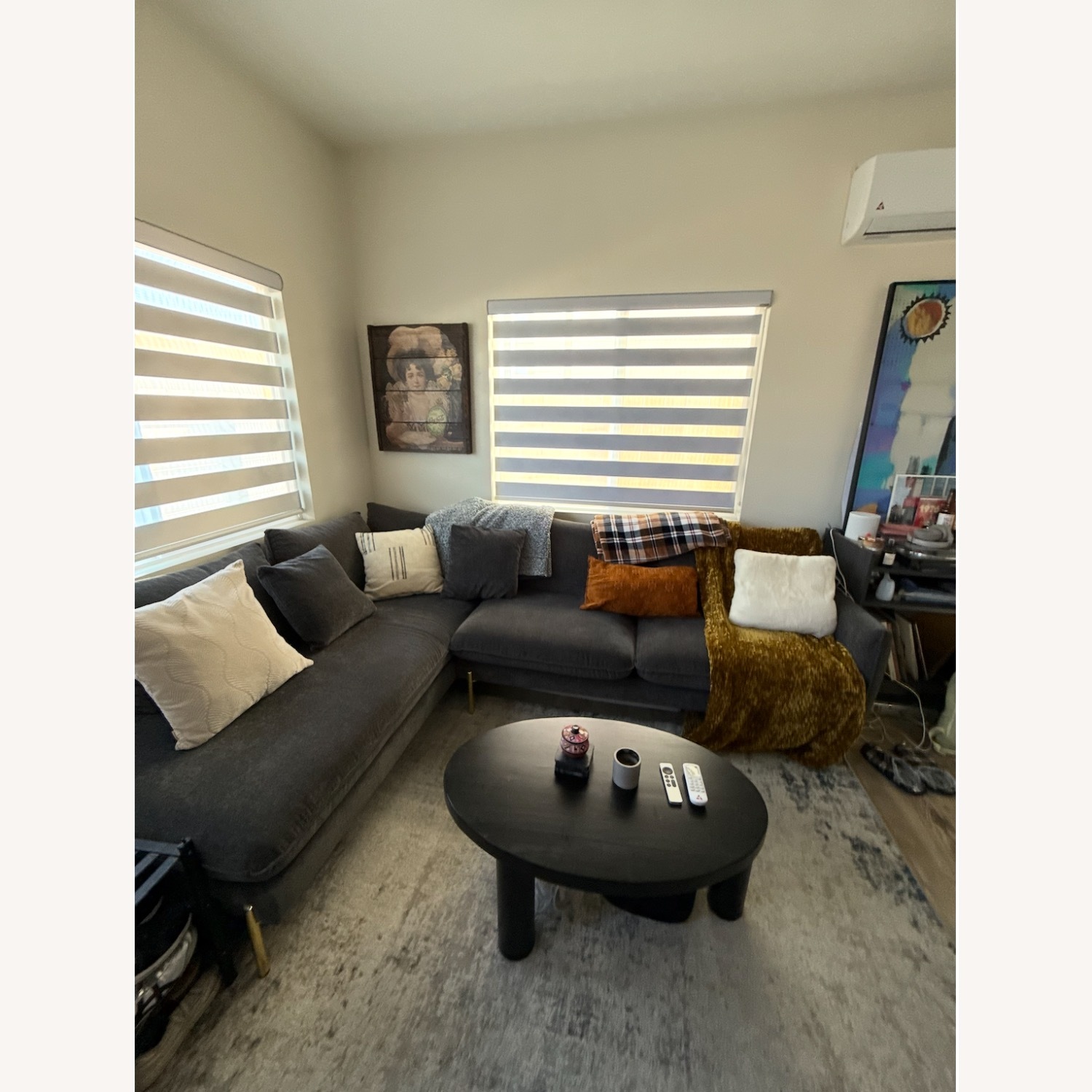 Casterly Verona Dark Grey Chaise Sectional - image-3